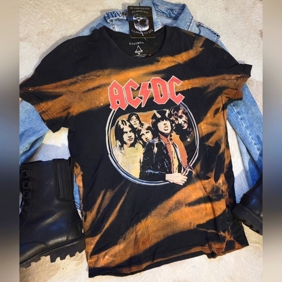 ACDC Highway to Hell Band Rocker Tee T-shirt Top Collectible - Picture 1 of 8